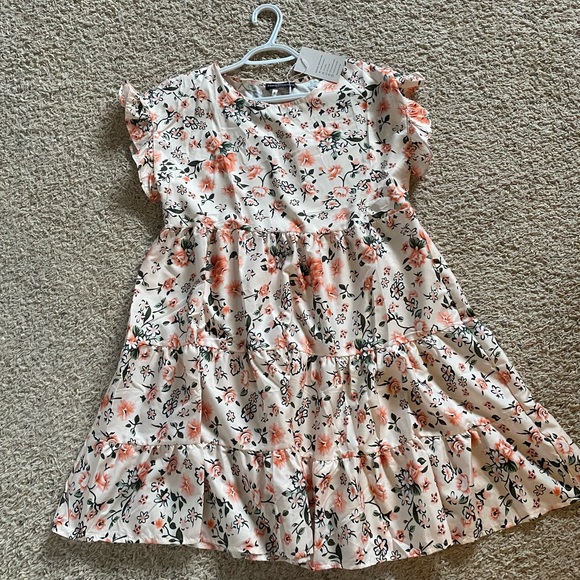 Beautiful floral dress - Picture 1 of 5
